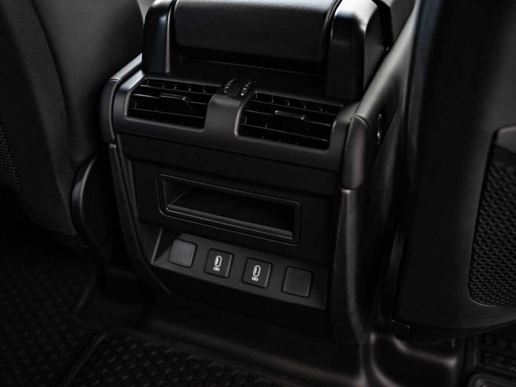 New 2026 Land Rover Defender 110 Trophy Edition AWD/4WD image 38