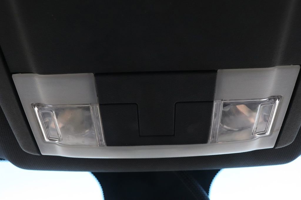 Used 2015 Ford Taurus Limited FWD image 25