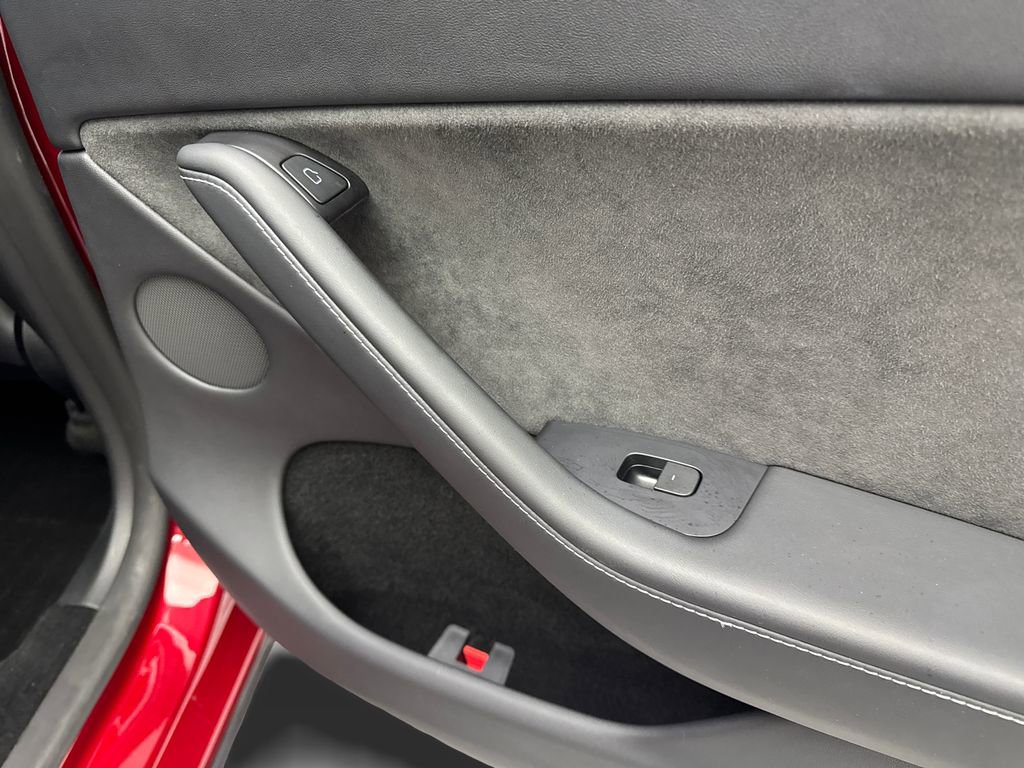 Used 2024 Tesla Model Y Long Range AWD/4WD image 42