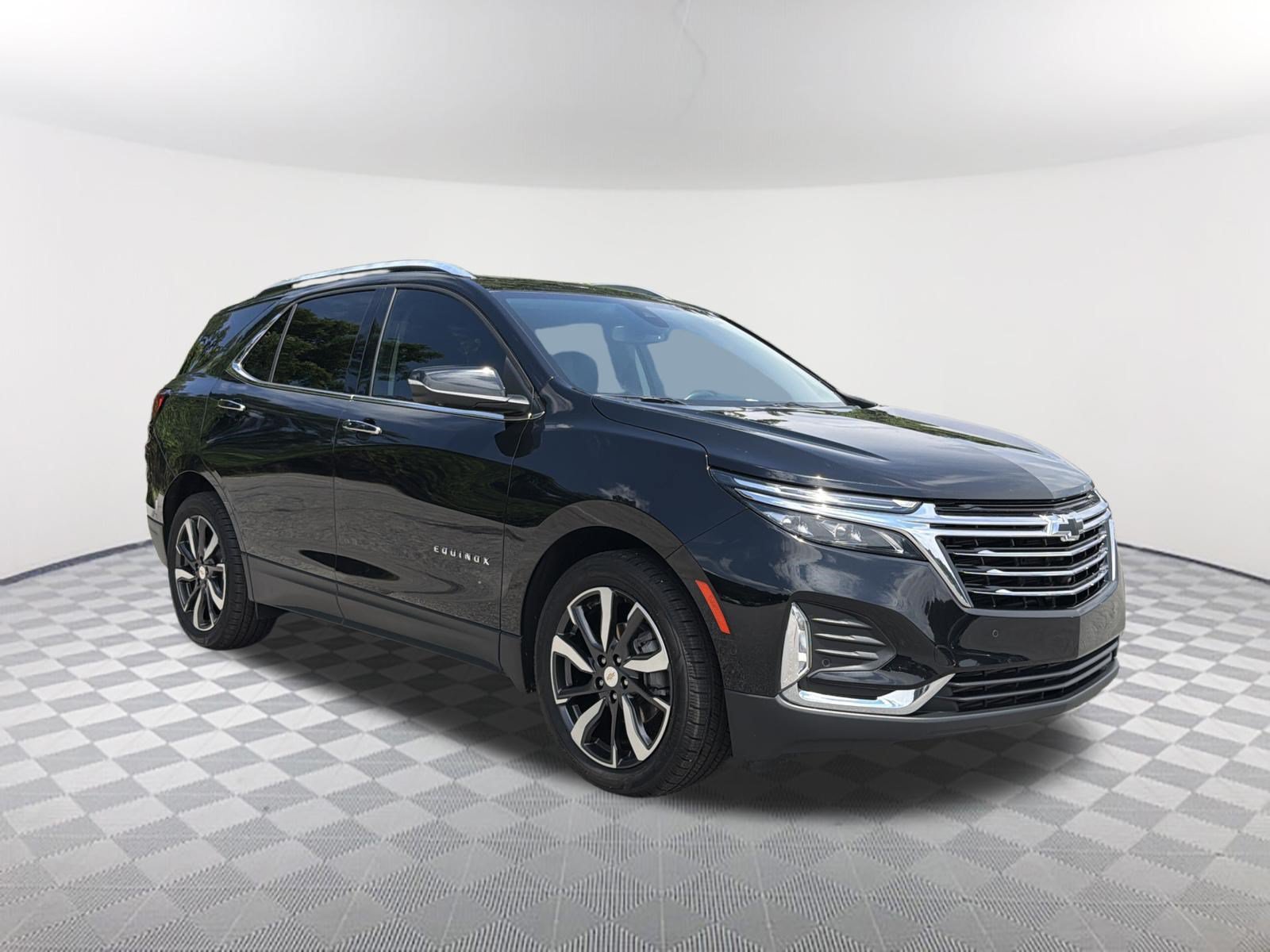 Used 2023 Chevrolet Equinox Premier FWD image 3