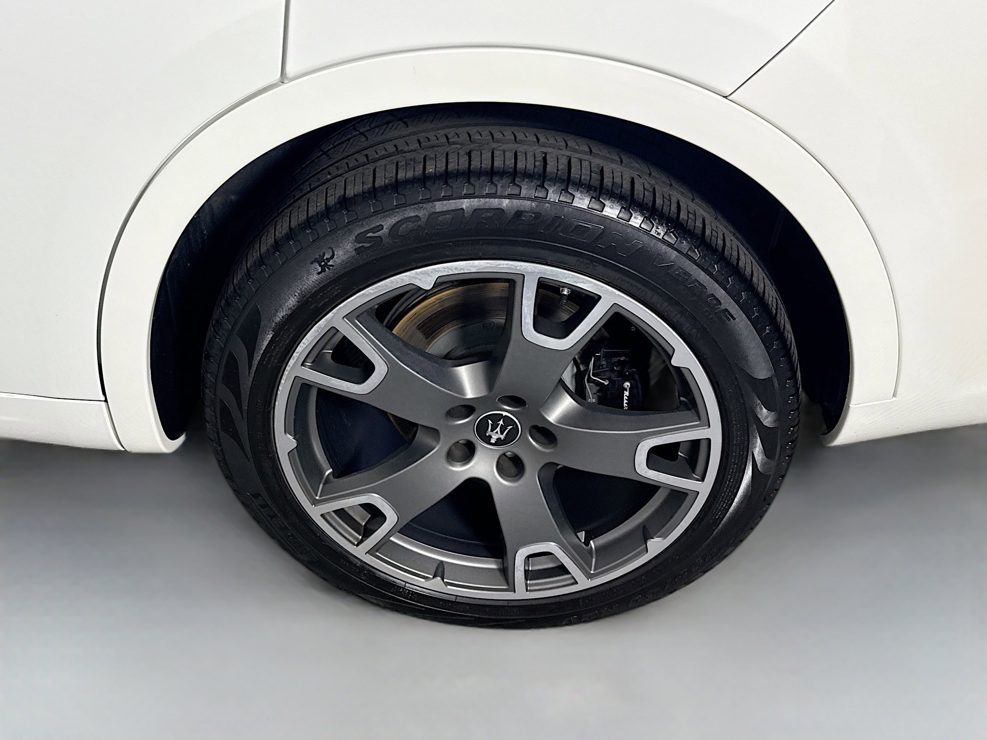 Used 2023 Maserati Levante Modena image 37