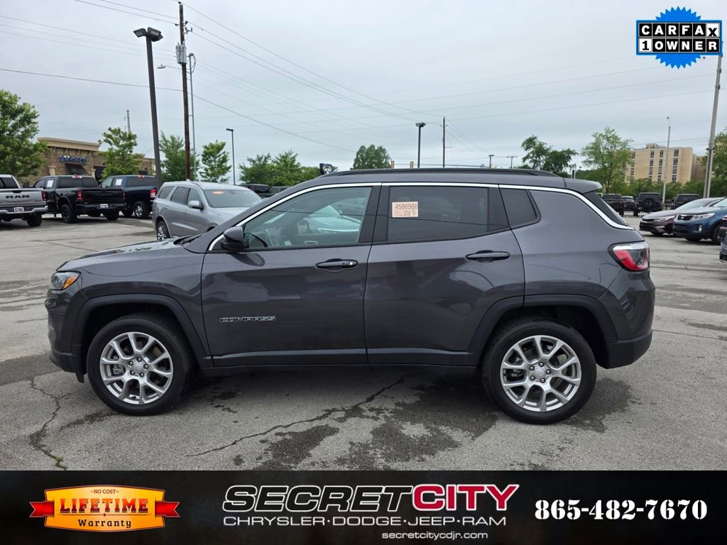Used 2024 Jeep Compass Latitude image 8