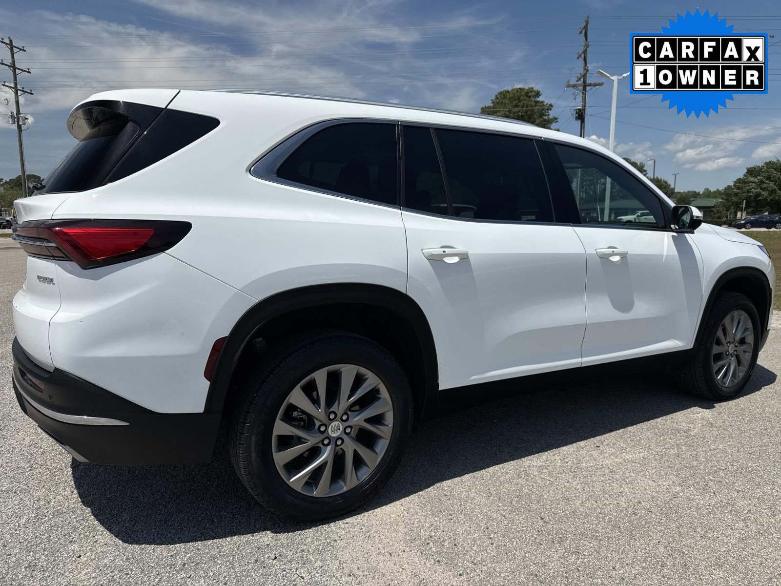 Used 2025 Buick Enclave Preferred FWD image 4