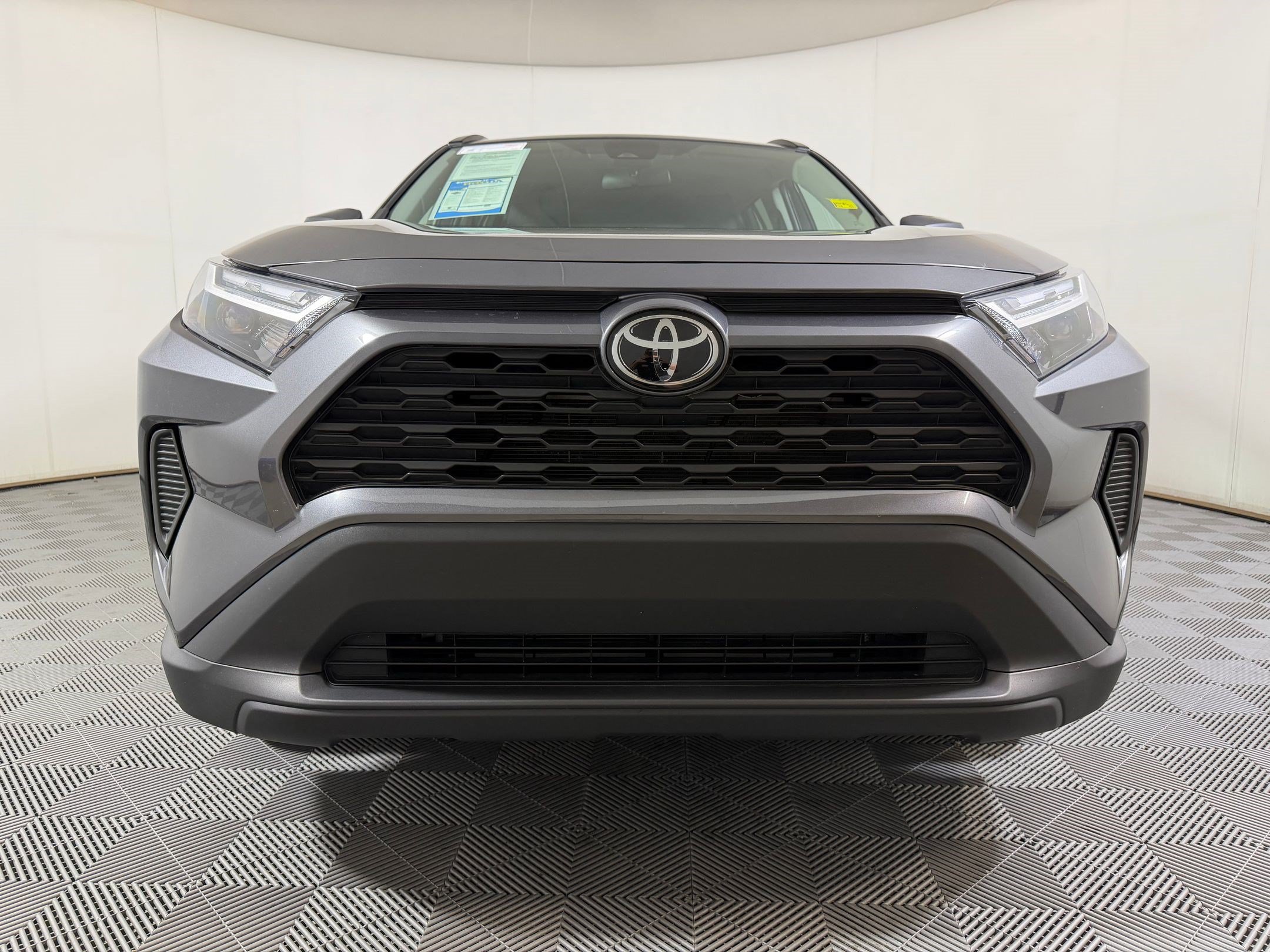 Used 2025 Toyota RAV4 XLE AWD/4WD image 5