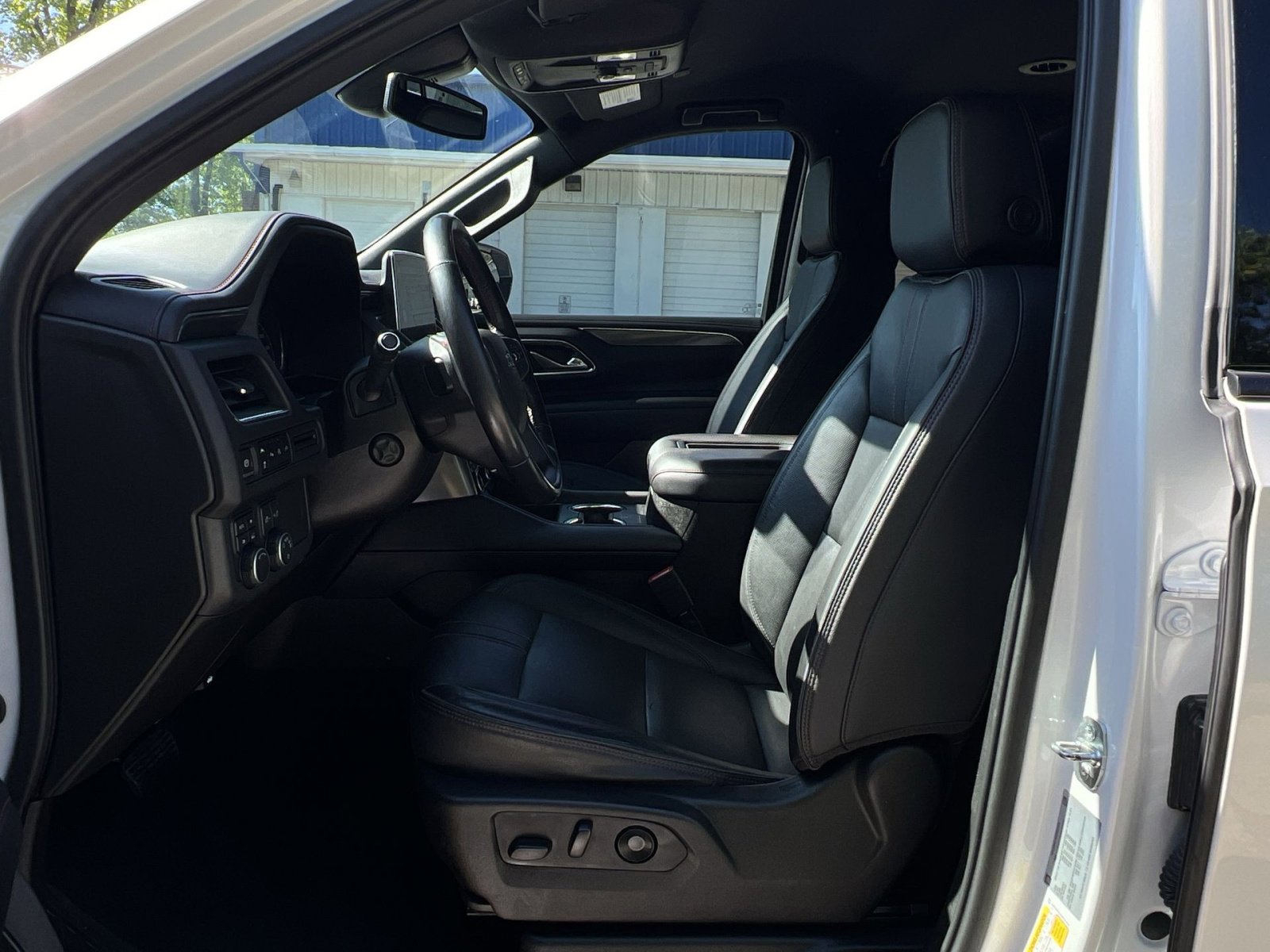 Used 2021 Chevrolet Tahoe RST w/ Luxury Package AWD/4WD image 26
