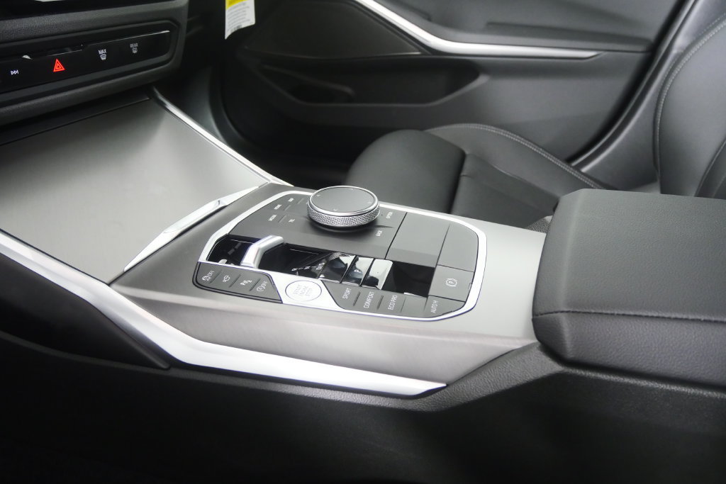 New 2026 BMW 330i Sedan w/ M Sport Package RWD image 21