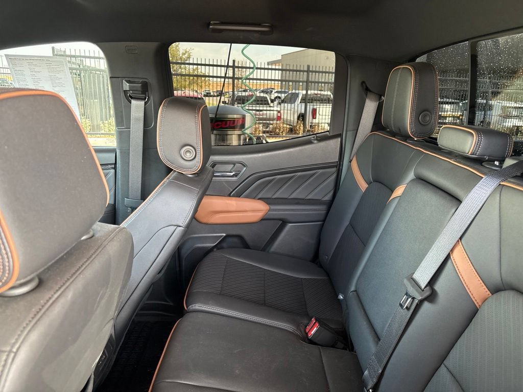 Used 2025 GMC Canyon AT4 w/ AT4 Premium Package AWD/4WD image 3