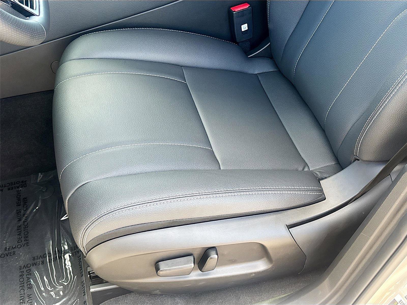 New 2025 VinFast VF 8 Eco image 19