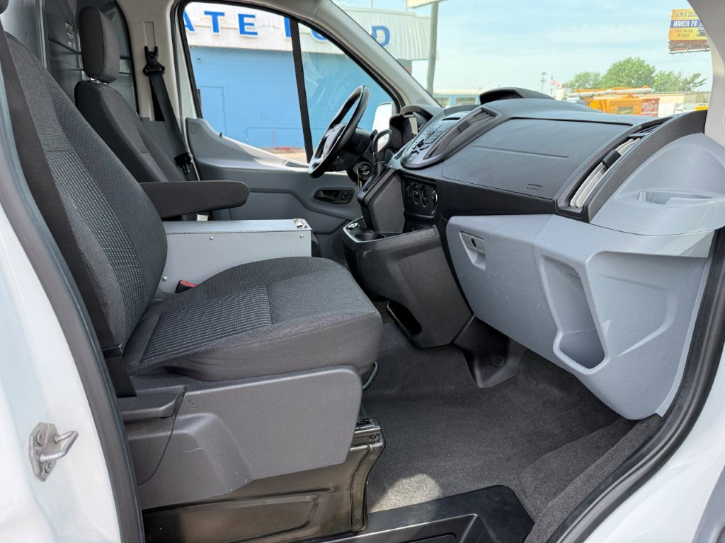 Used 2019 Ford Transit 250 130 Low Roof RWD image 23