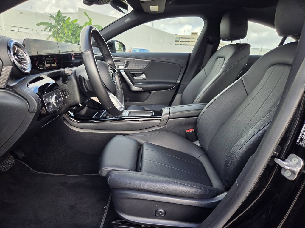 Used 2025 Mercedes-Benz CLA 250 4MATIC w/ Exclusive Package image 26