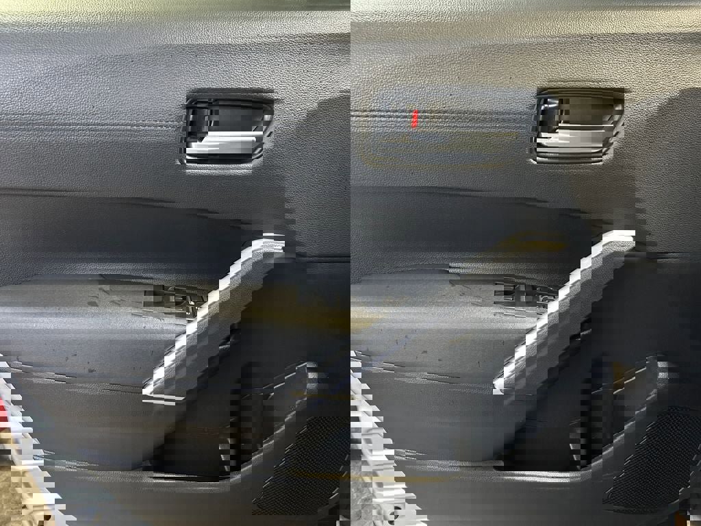 Used 2024 Toyota Corolla Cross XLE w/ Convenience Package image 22