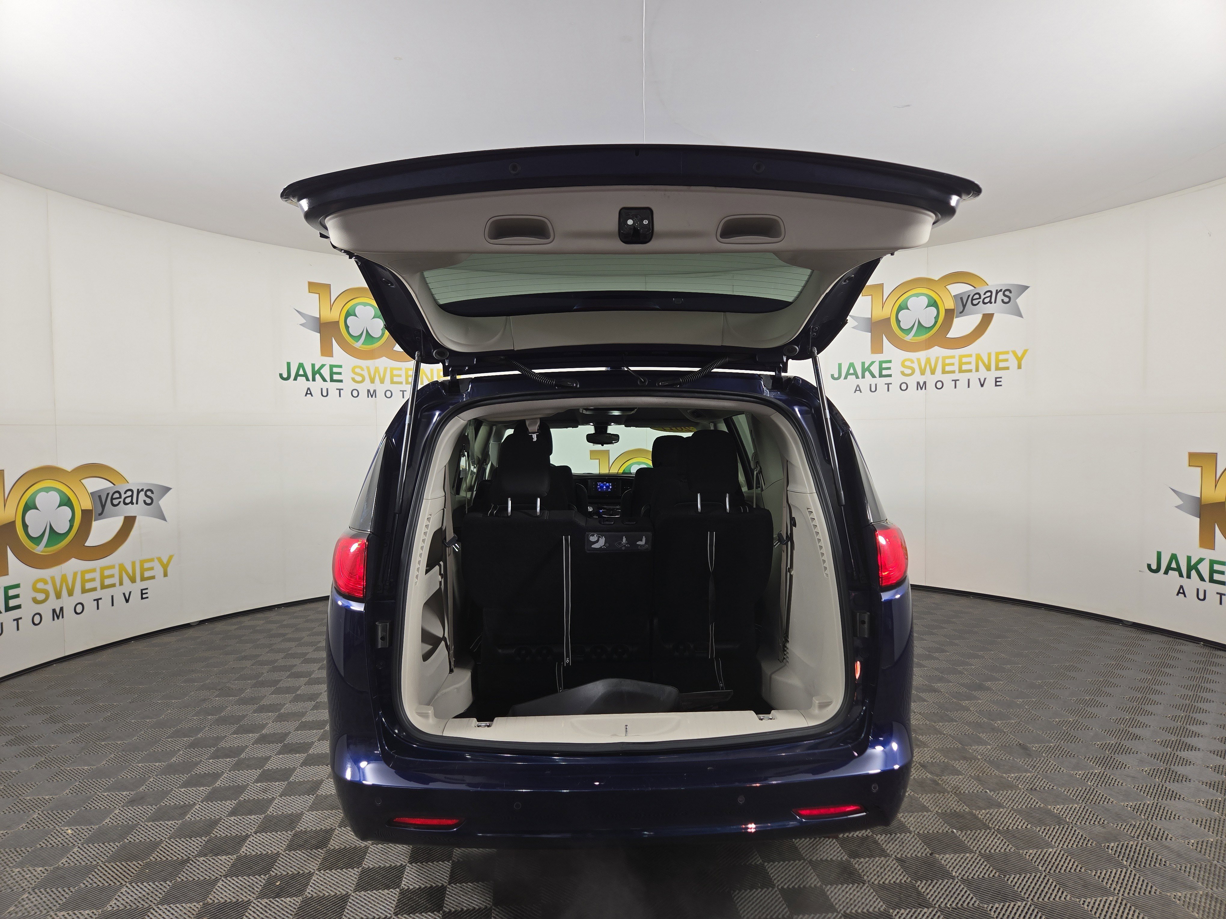 Used 2017 Chrysler Pacifica LX w/ Tire & Wheel Group image 33