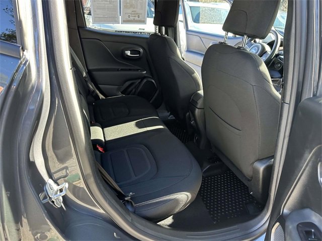Certified 2022 Jeep Renegade Latitude w/ Convenience Group image 22
