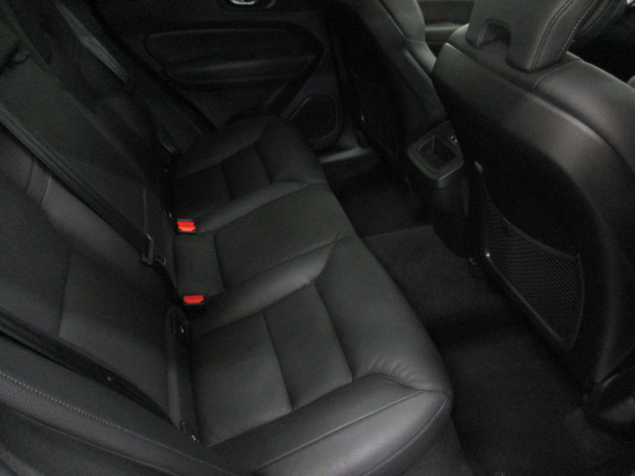 Used 2022 Volvo XC60 B5 Momentum image 13