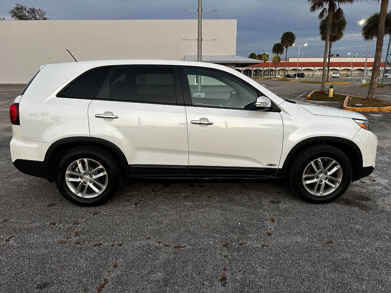 Used 2015 Kia Sorento LX image 5