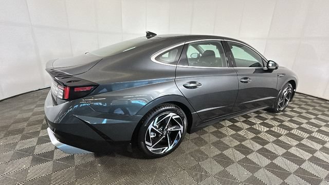 Used 2026 Hyundai Sonata SEL FWD image 2