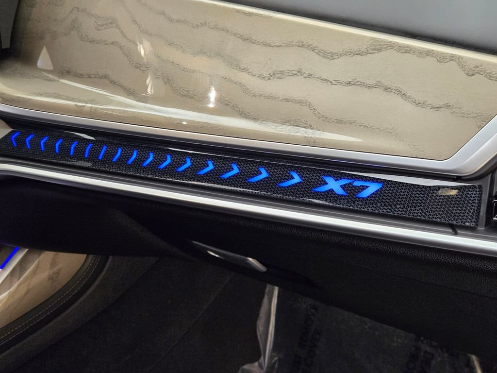 Used 2024 BMW ALPINA XB7 AWD/4WD image 31