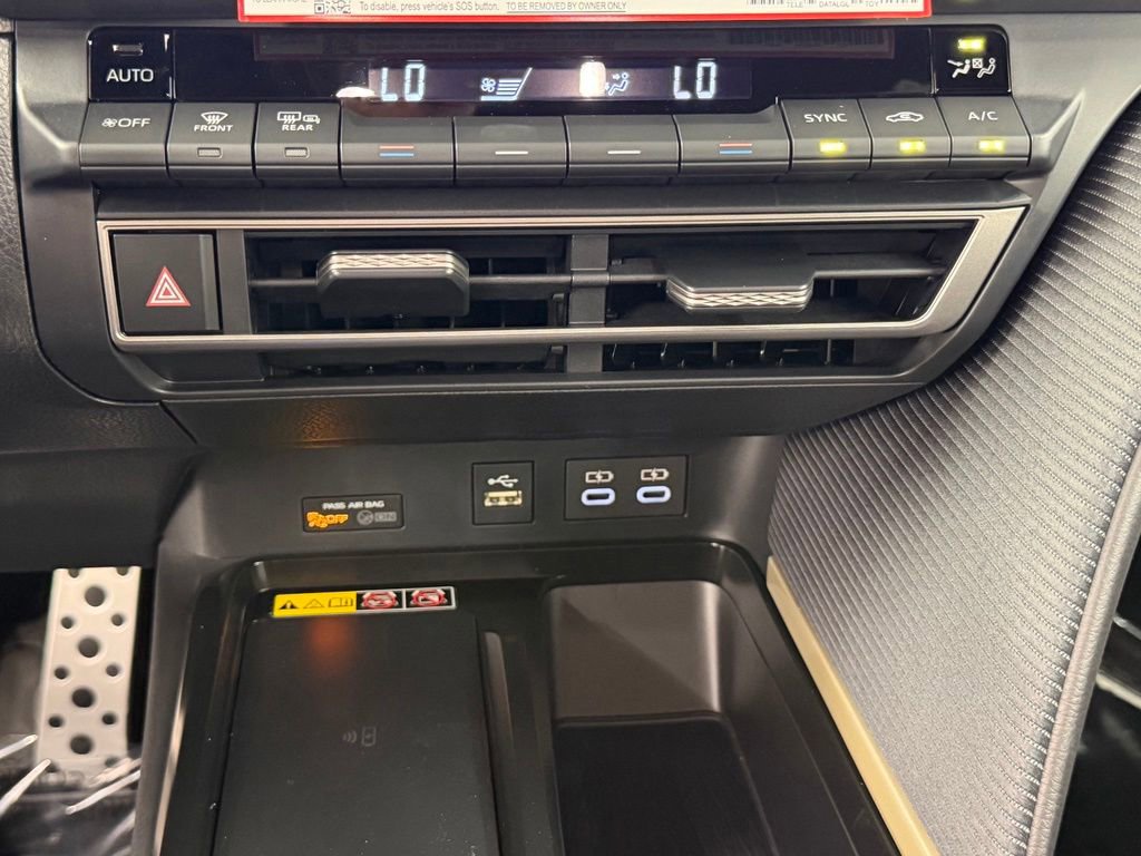 Used 2026 Toyota Camry SE FWD image 35