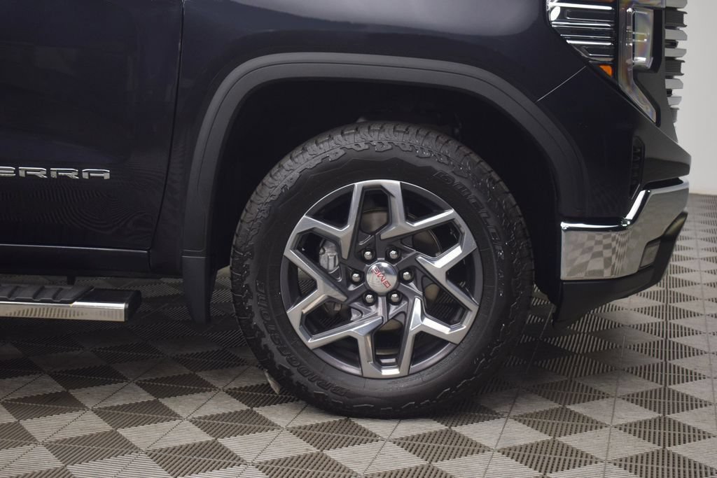 Used 2022 GMC Sierra 1500 SLT AWD/4WD image 34