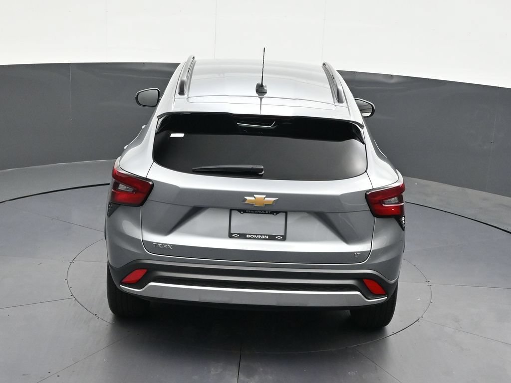 Used 2025 Chevrolet Trax LT FWD image 20