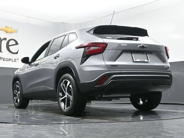 New 2026 Chevrolet Trax RS w/ Sunroof Package FWD image 5