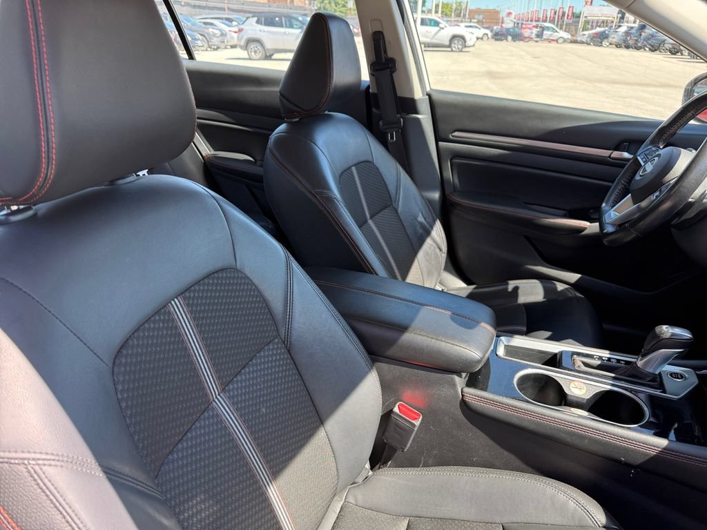 Used 2024 Nissan Altima 2.5 SR FWD image 18