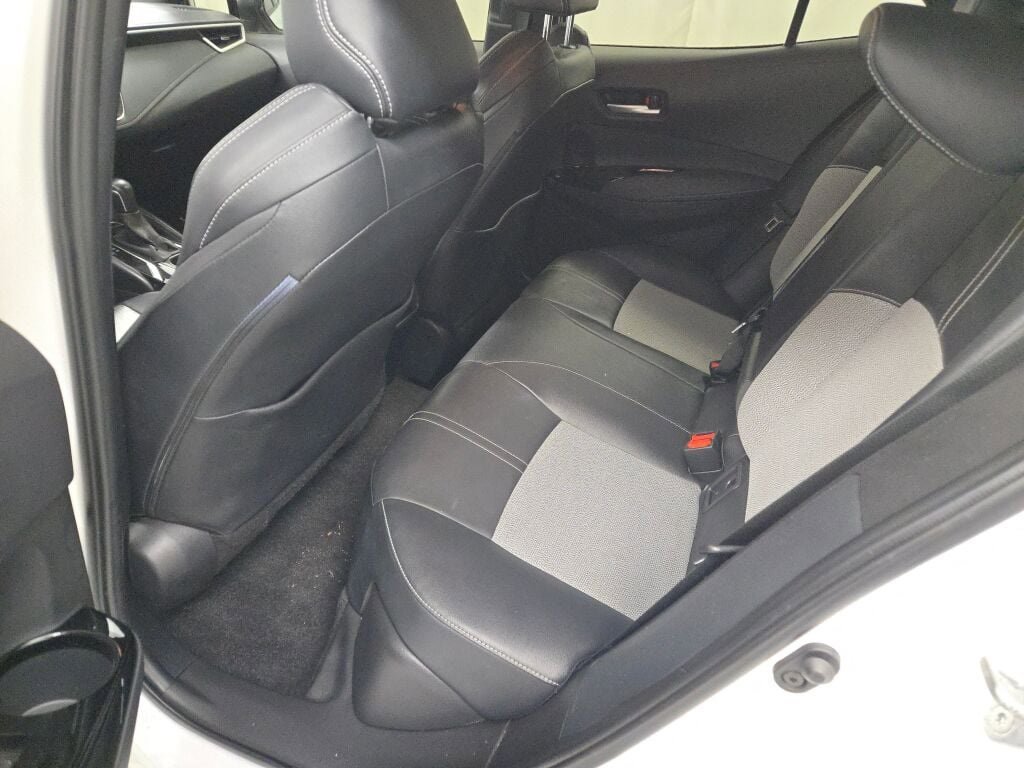Used 2021 Toyota Corolla XSE image 18