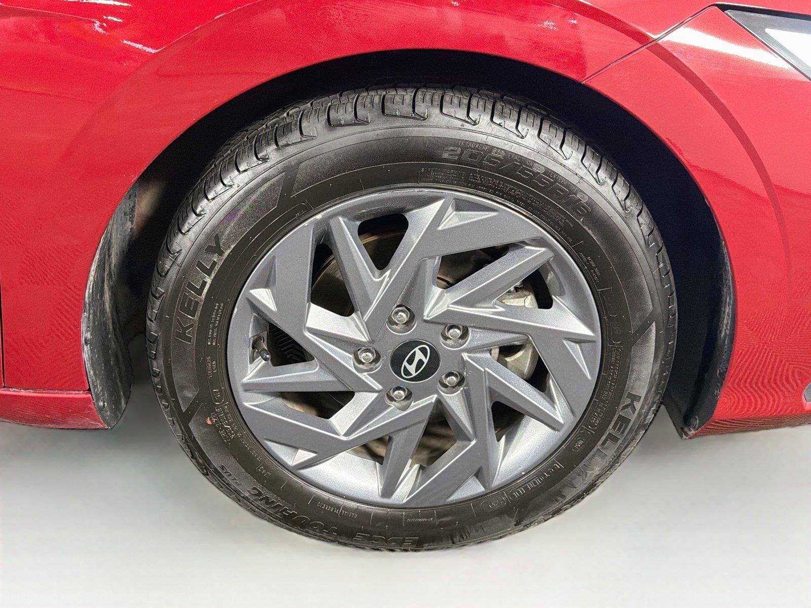 Used 2024 Hyundai Elantra SEL FWD image 36