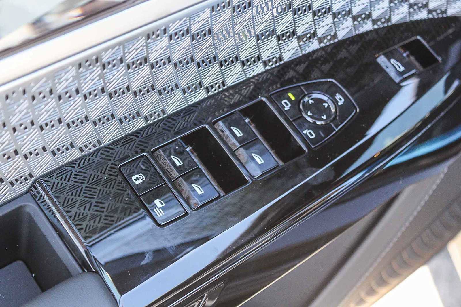 New 2026 BMW 760i xDrive w/ Executive Package image 29