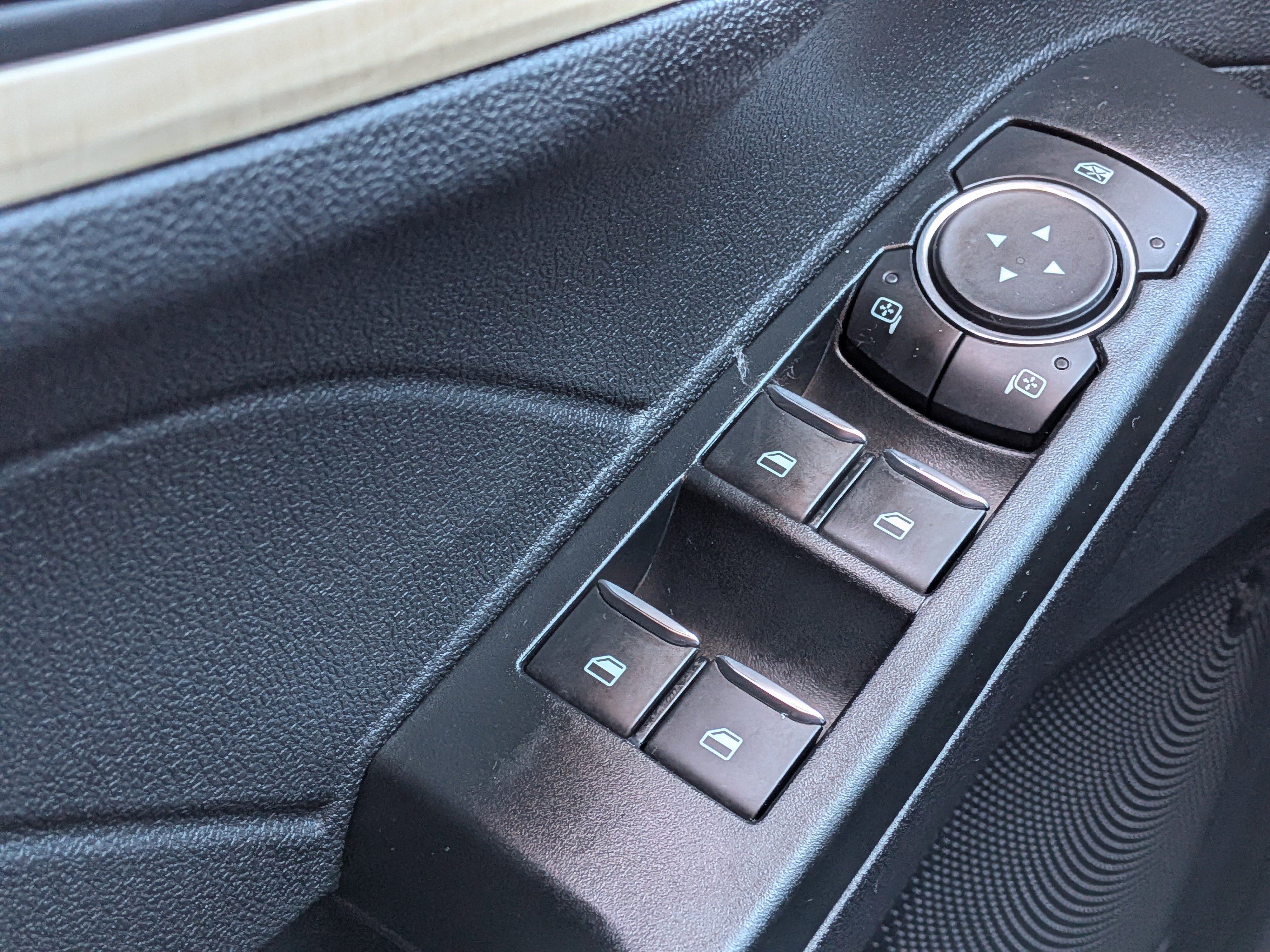 Used 2022 Ford Escape Titanium w/ Titanium Premium Package image 27