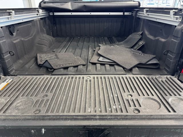 Used 2020 Nissan Titan SV image 40