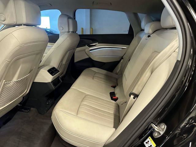 Certified 2024 Audi Q8 e-tron Premium Plus w/ Premium Plus Package AWD/4WD image 13