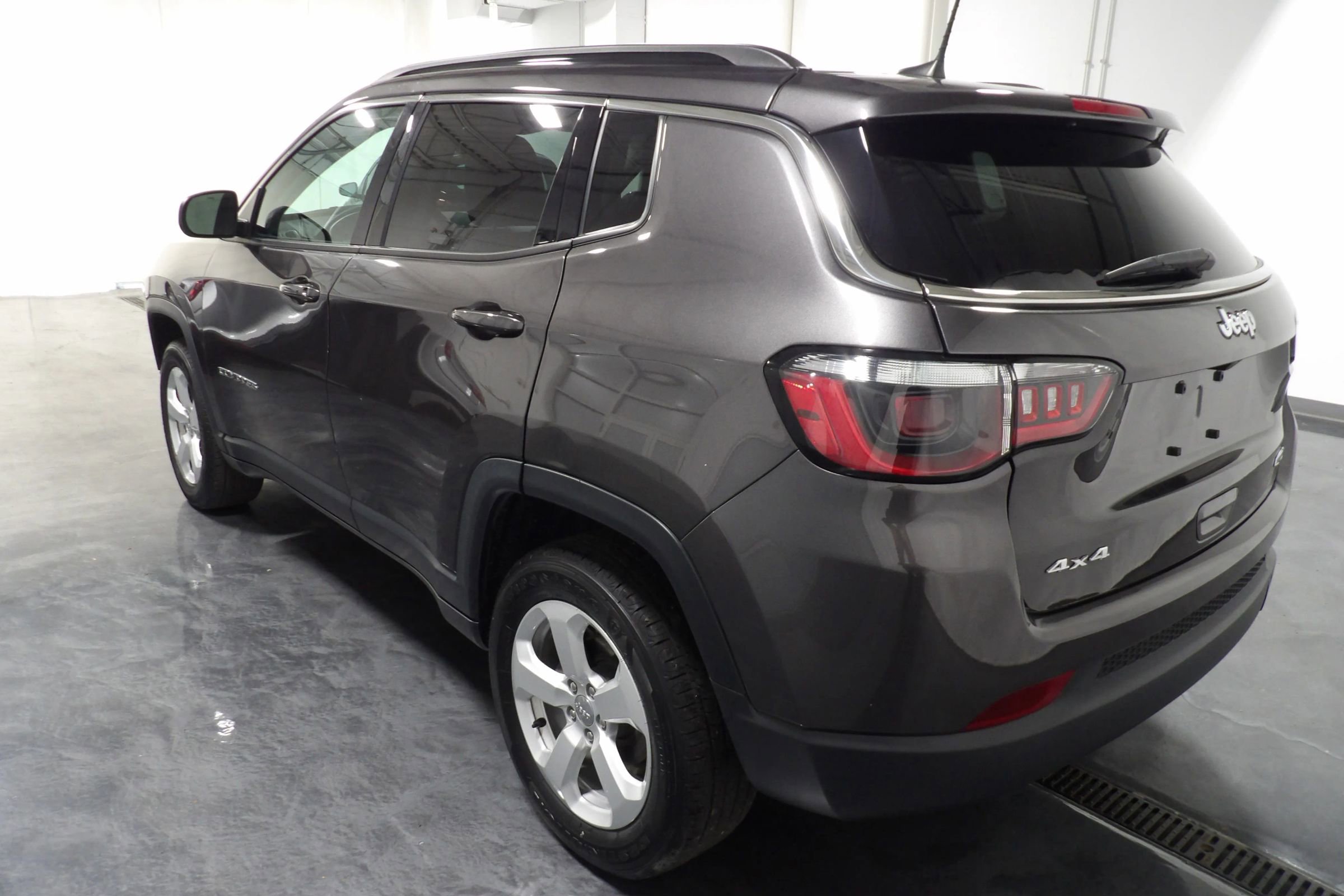 Used 2021 Jeep Compass Latitude w/ Convenience Group AWD/4WD image 5