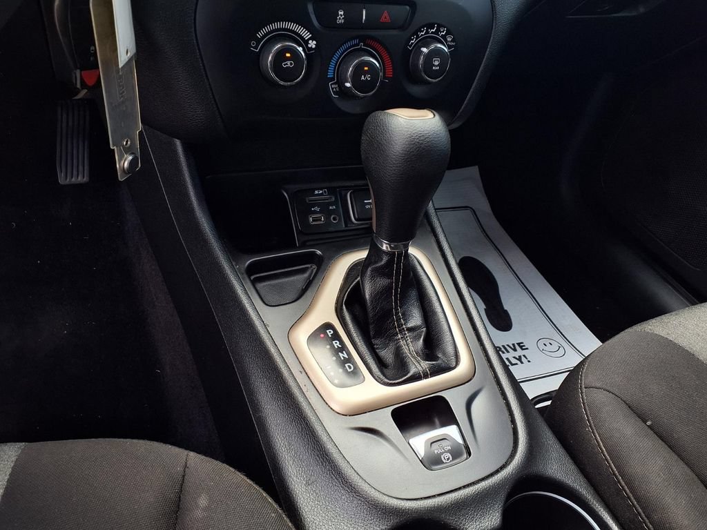 Used 2018 Jeep Cherokee Latitude FWD image 7