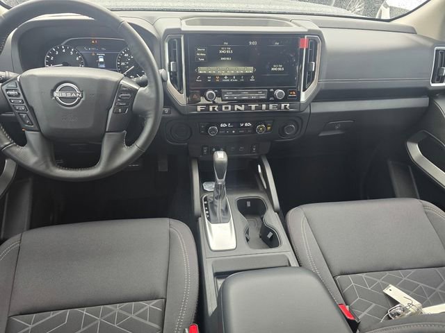 Used 2025 Nissan Frontier SV w/ SV Convenience Package RWD image 14