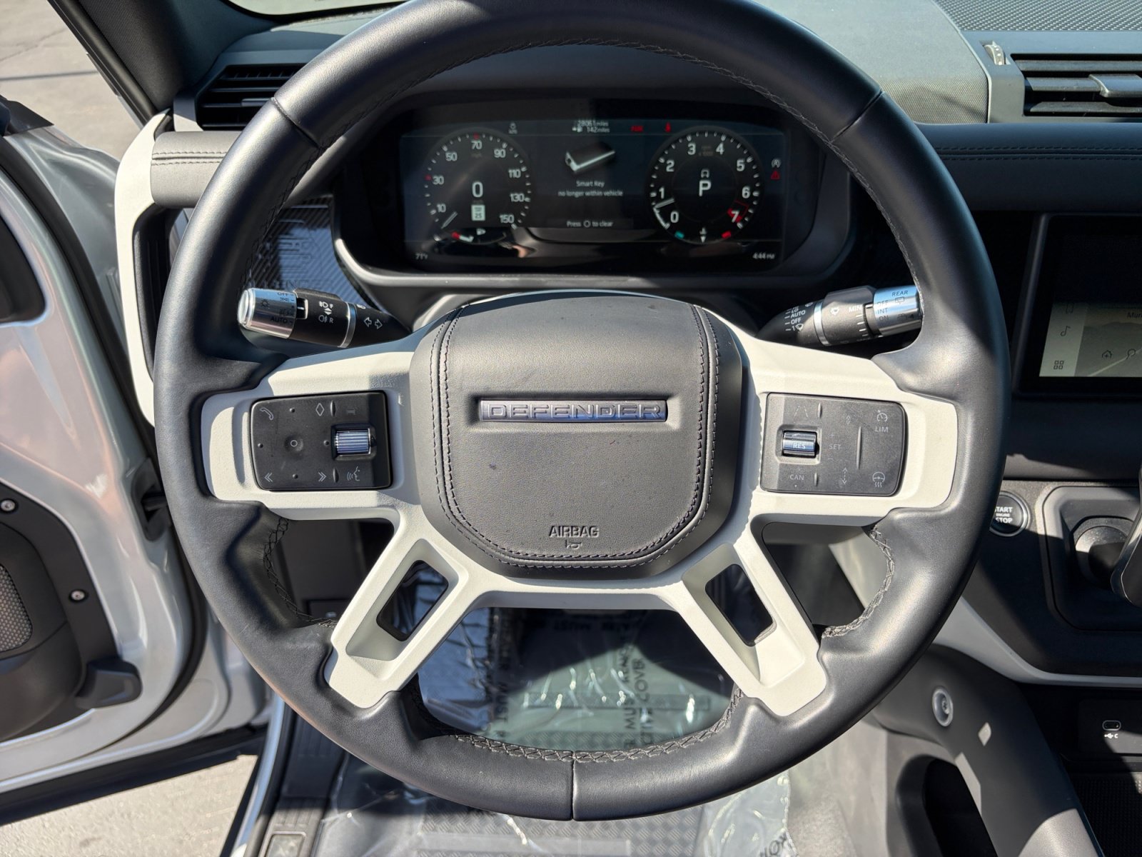 Used 2022 Land Rover Defender 110 XS Edition AWD/4WD image 12