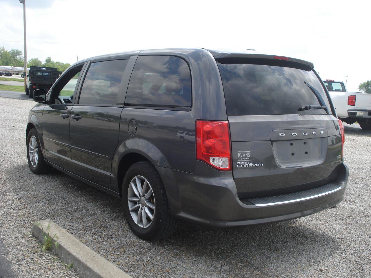 Used 2016 Dodge Grand Caravan SE image 6