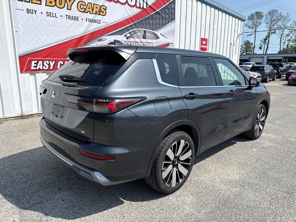 Used 2025 Mitsubishi Outlander SE FWD image 8