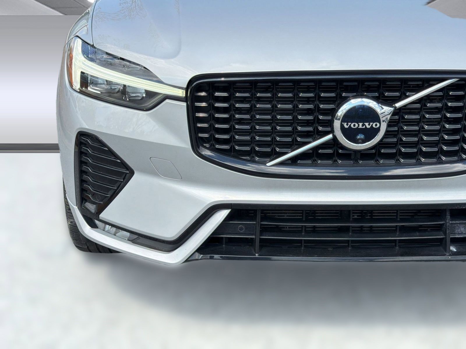 Certified 2023 Volvo XC60 B5 Ultimate FWD image 27
