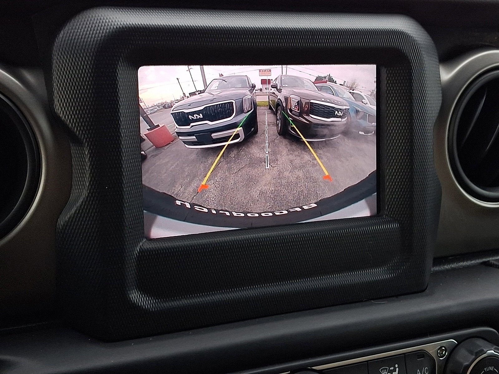 Used 2019 Jeep Wrangler Unlimited Sport S image 18