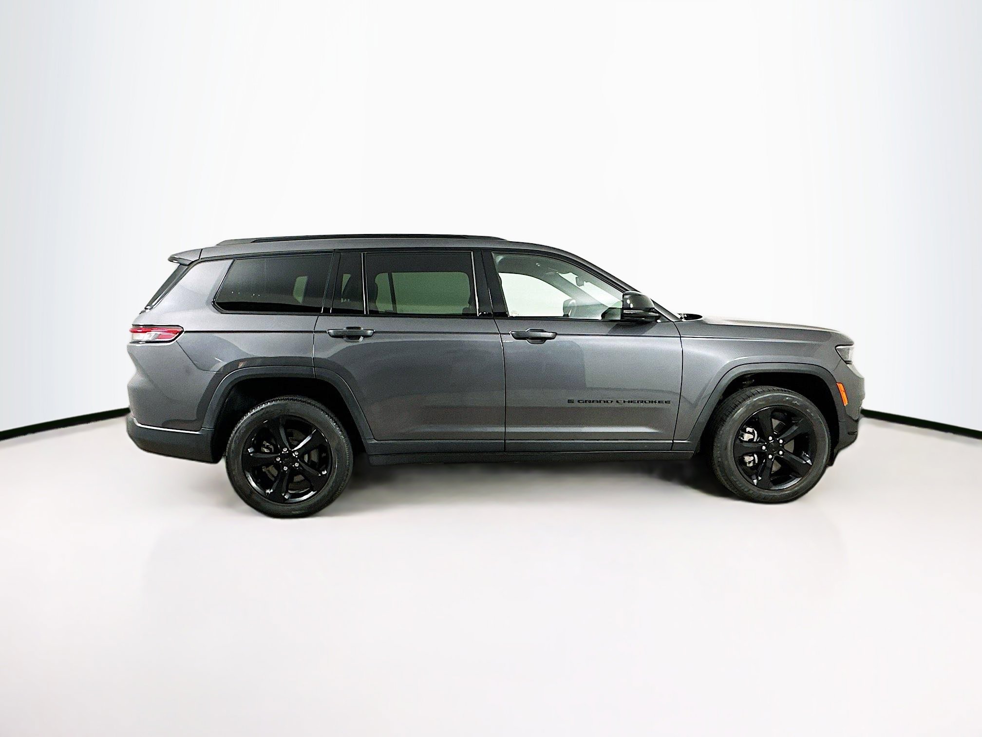 Used 2022 Jeep Grand Cherokee L Laredo image 10