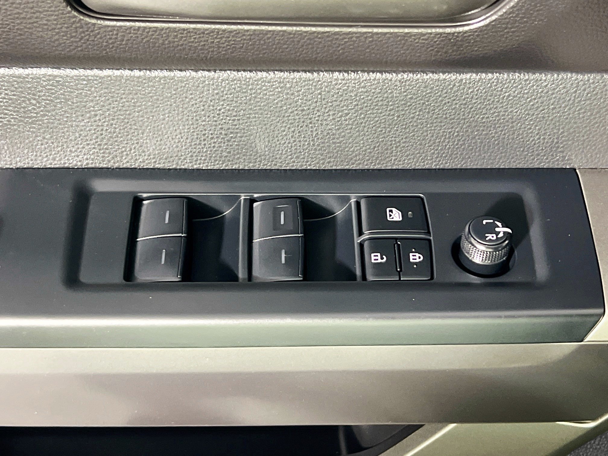 Used 2026 Toyota Tundra SR5 w/ SR5 Premium Package RWD image 15