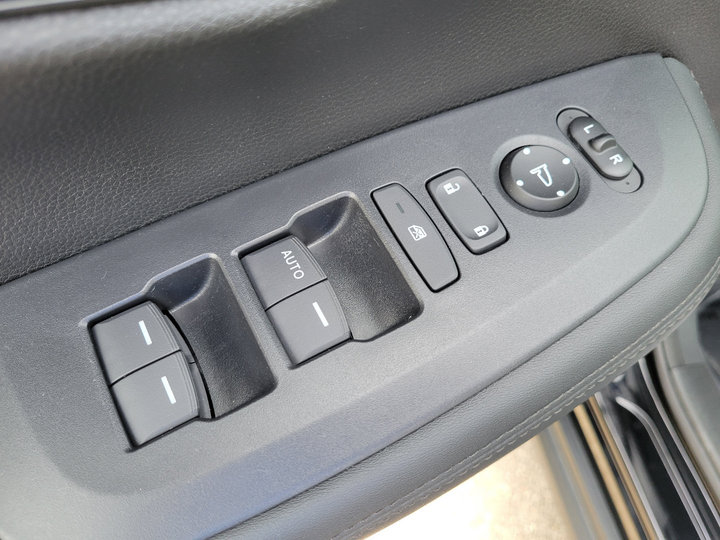 Certified 2023 Honda HR-V LX image 19