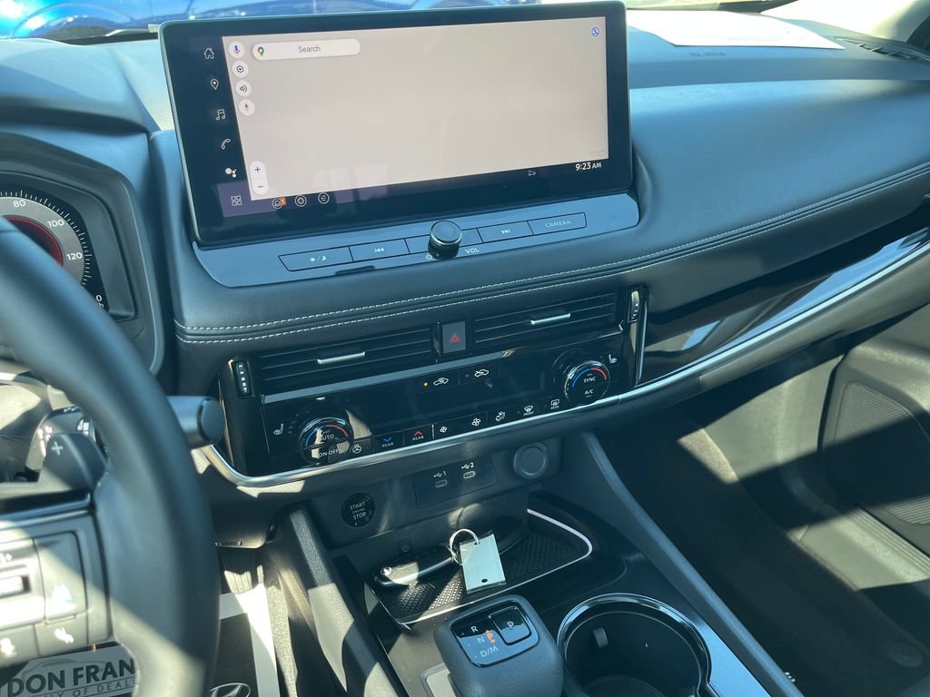 Used 2025 Nissan Rogue SL w/ Tech Package AWD/4WD image 17