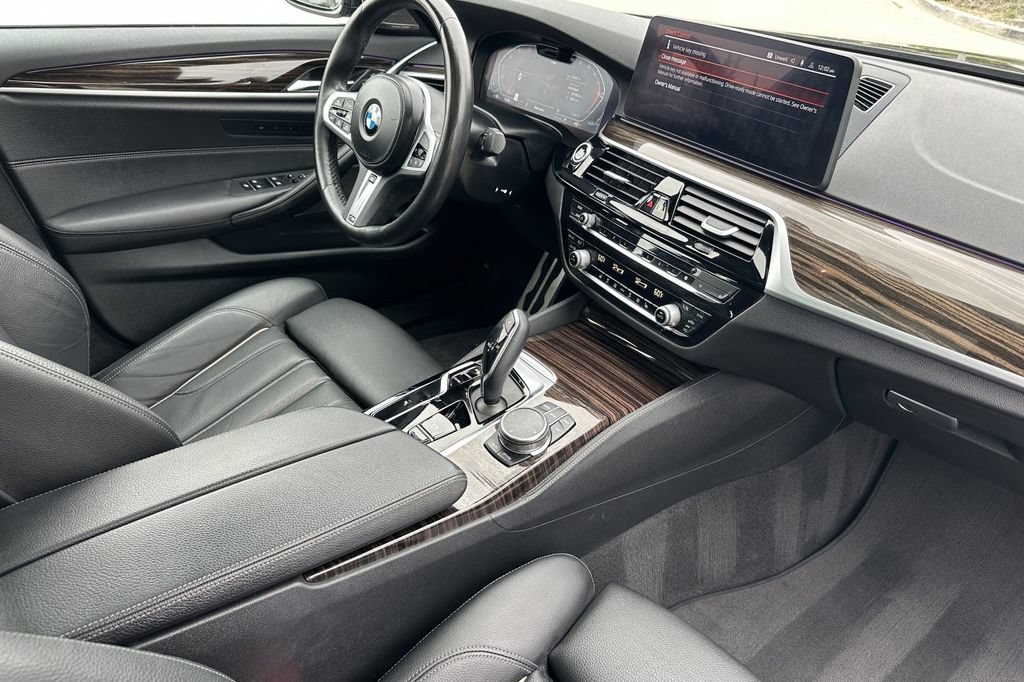 Used 2023 BMW 540i w/ M Sport Package RWD image 16