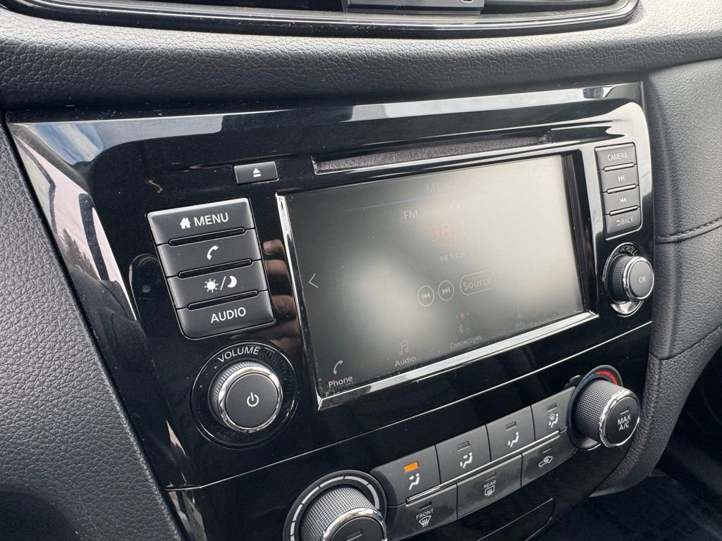 Used 2019 Nissan Rogue S image 24