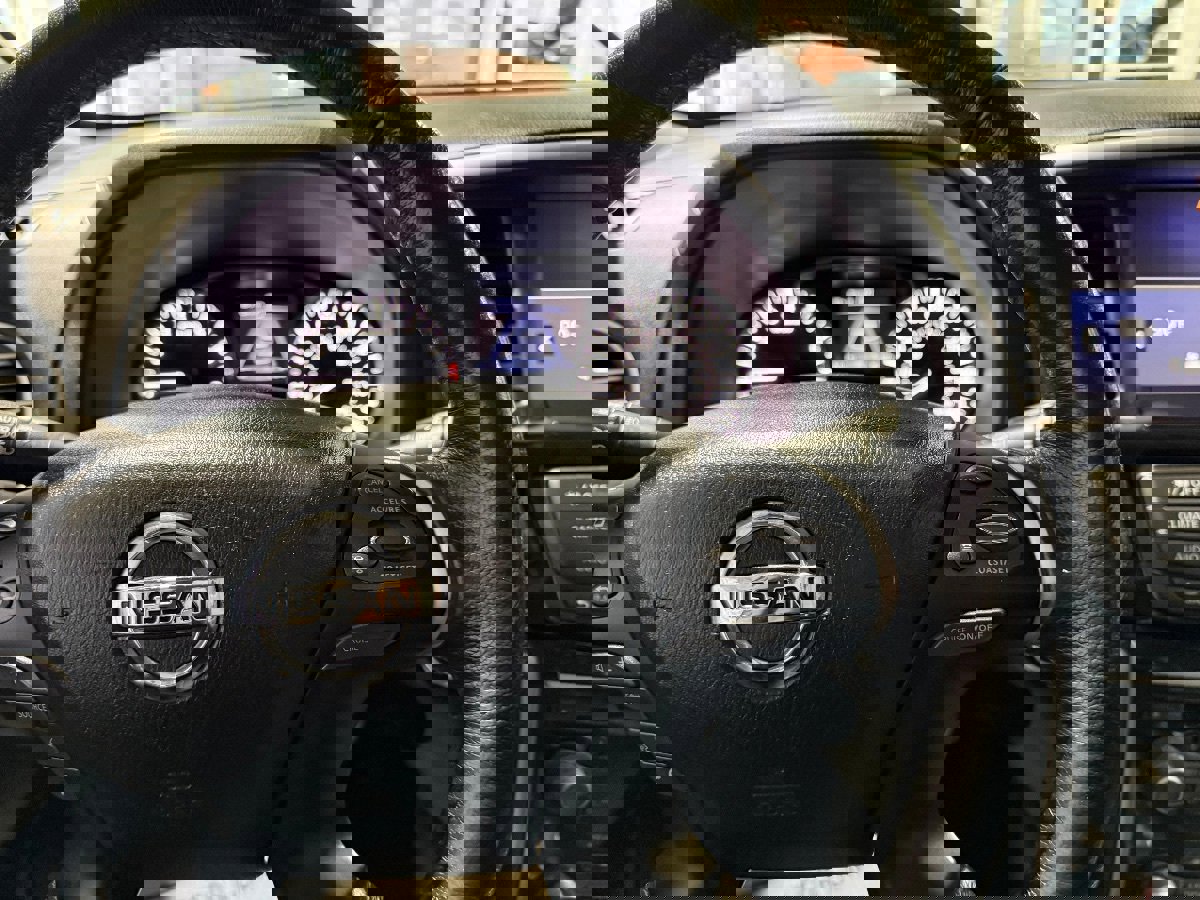 Used 2019 Nissan Pathfinder SV image 8