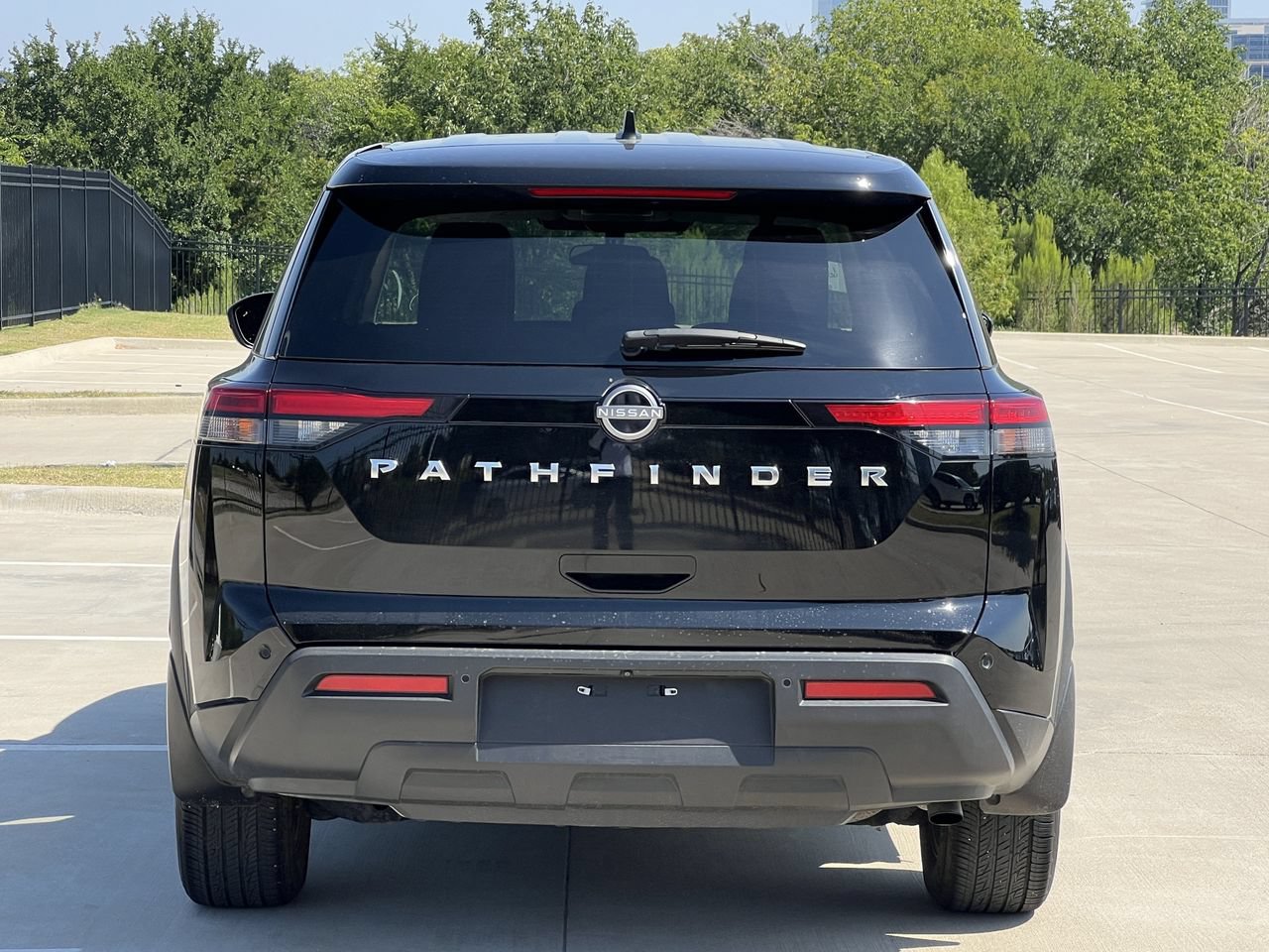 Used 2023 Nissan Pathfinder S FWD image 4