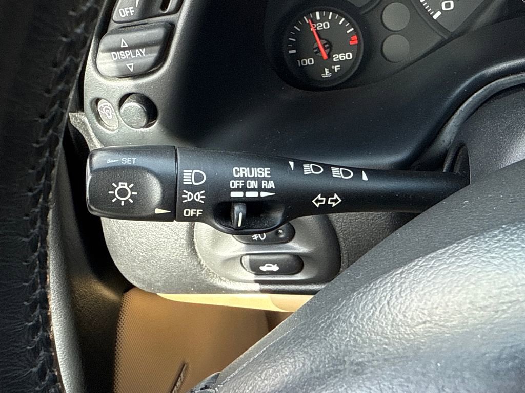 Used 2001 Chevrolet Corvette Coupe w/ Preferred Equipment Group2 RWD image 31