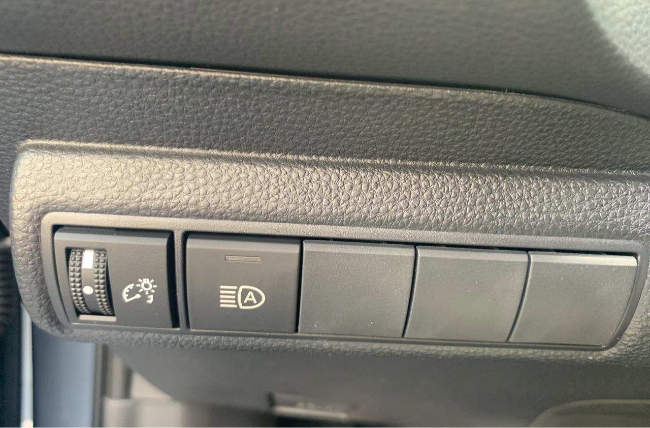 Used 2024 Toyota Corolla LE w/ LE Convenience Package FWD image 21